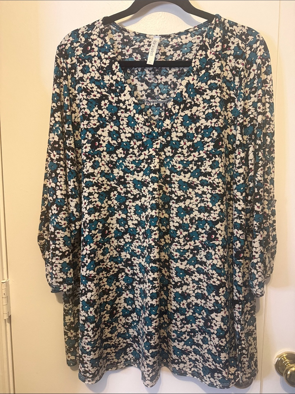 Floral Teal and White V-Neck Tunic